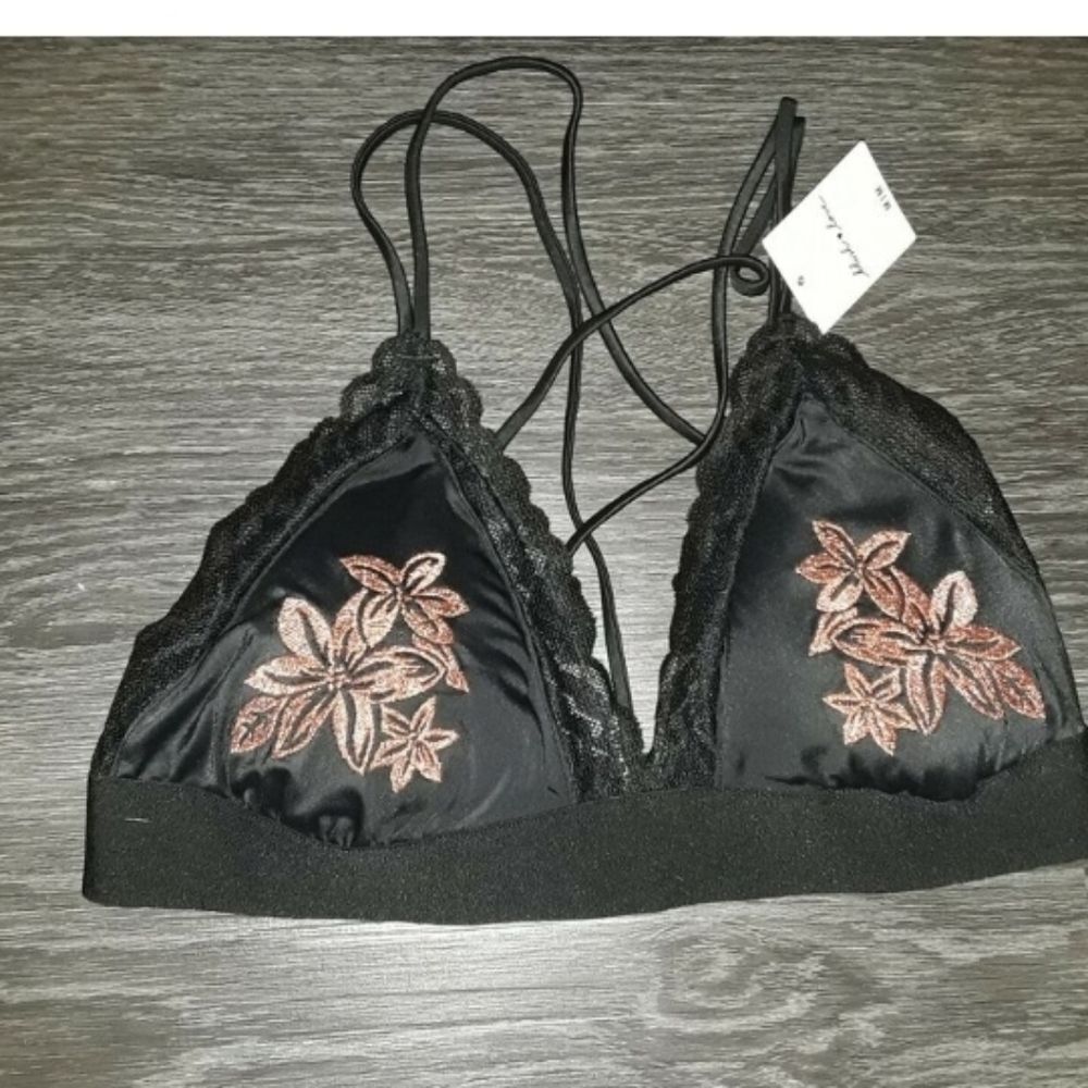 VS PINK laurel &love lace trim triangle bralette NEW size L embroidered floral